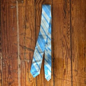 Wembley skinny tie